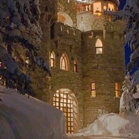 Schweitzer Castle Villa Sandpoint Bagian luar foto