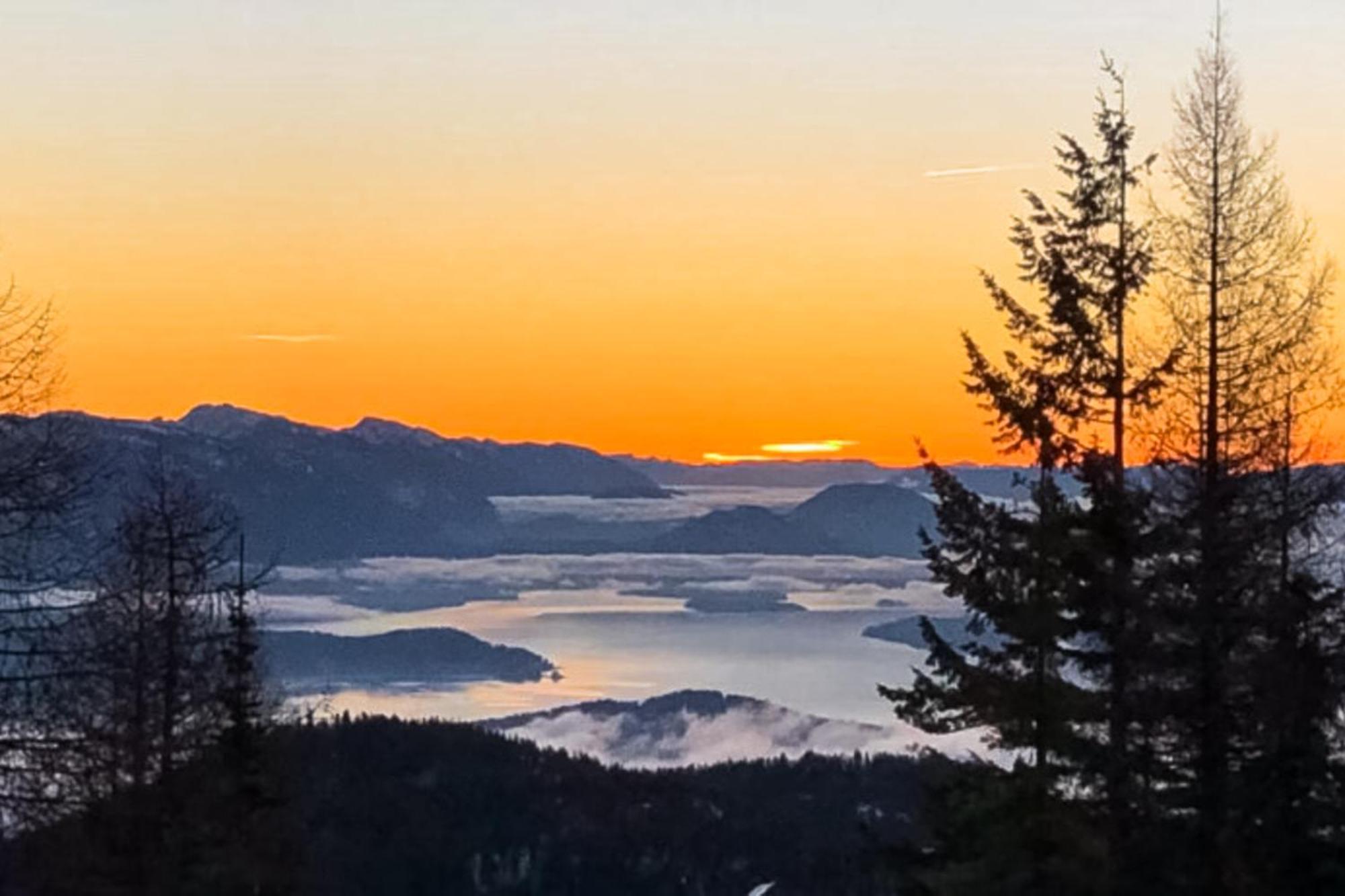 Schweitzer Castle Villa Sandpoint Bagian luar foto