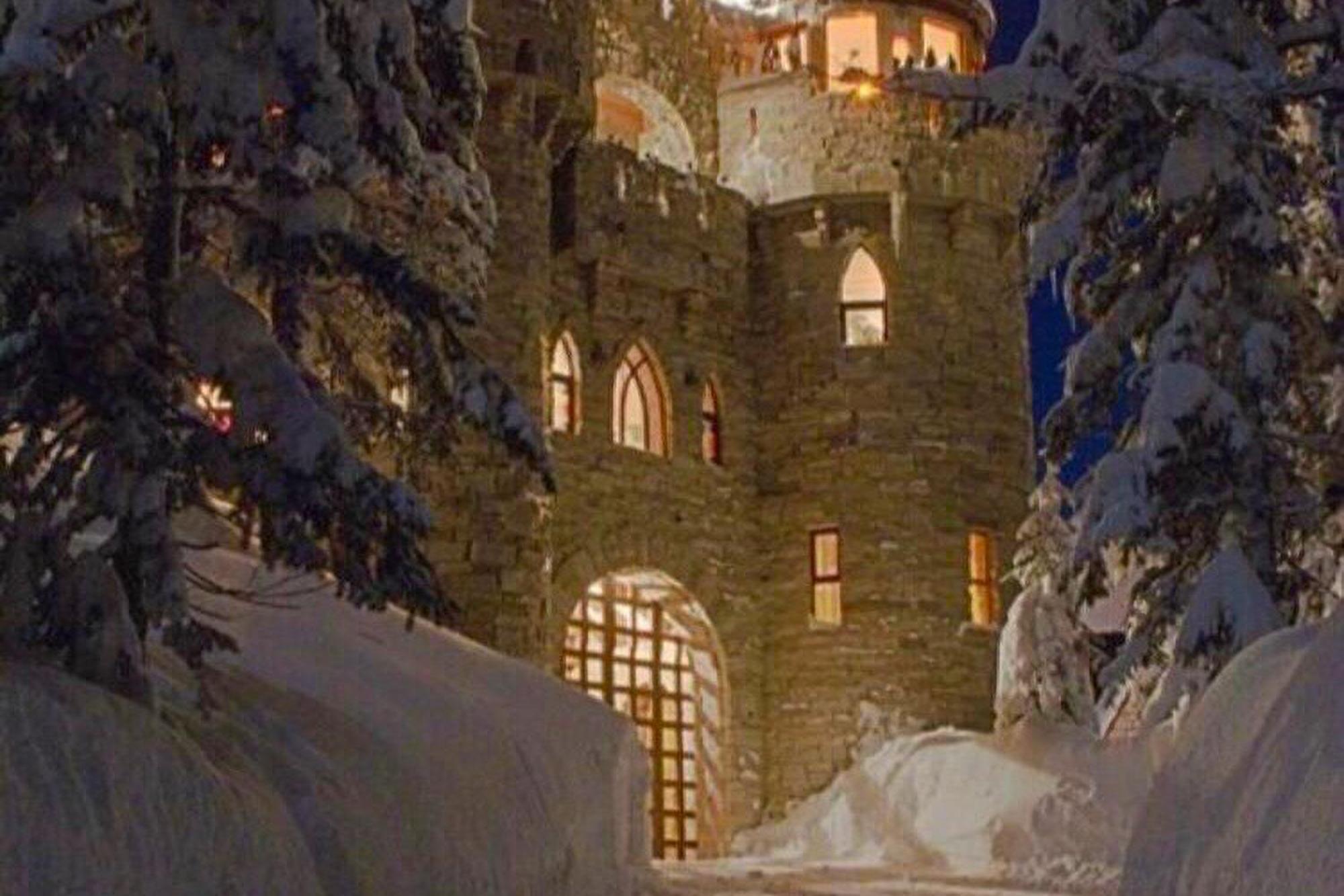 Schweitzer Castle Villa Sandpoint Bagian luar foto