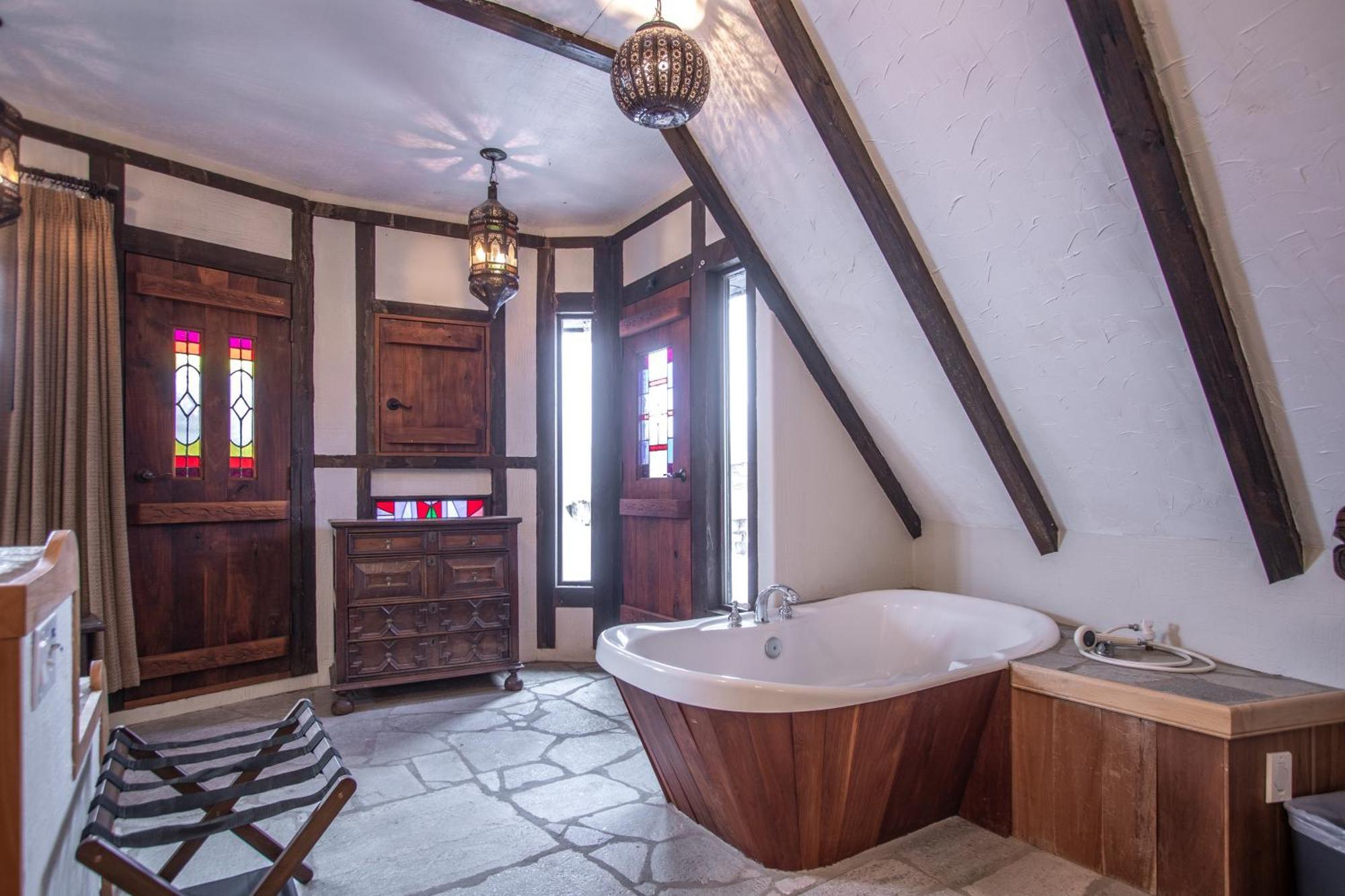 Schweitzer Castle Villa Sandpoint Bagian luar foto