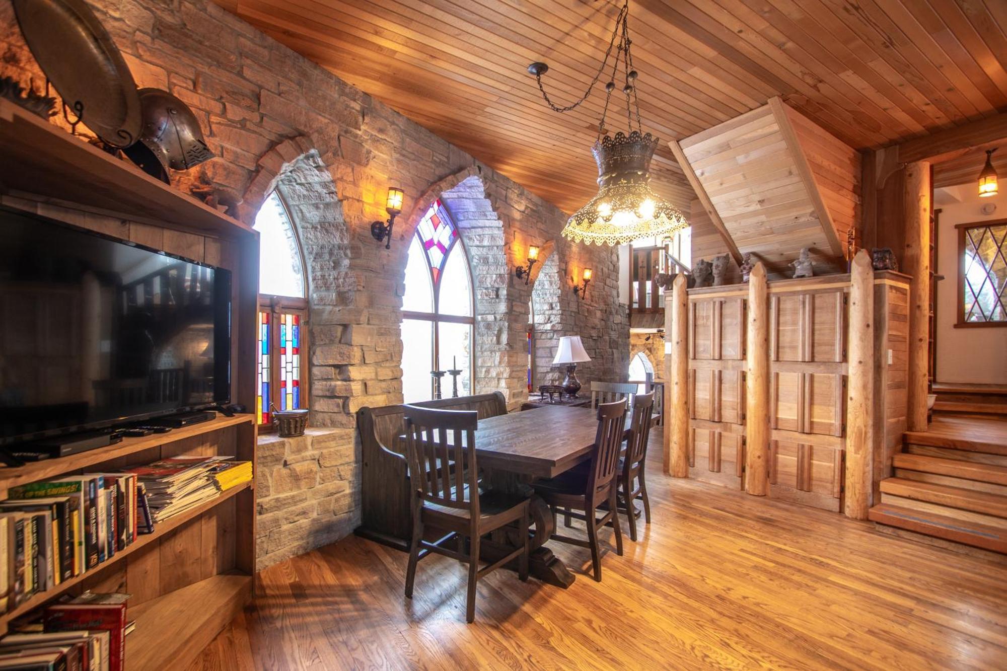 Schweitzer Castle Villa Sandpoint Bagian luar foto