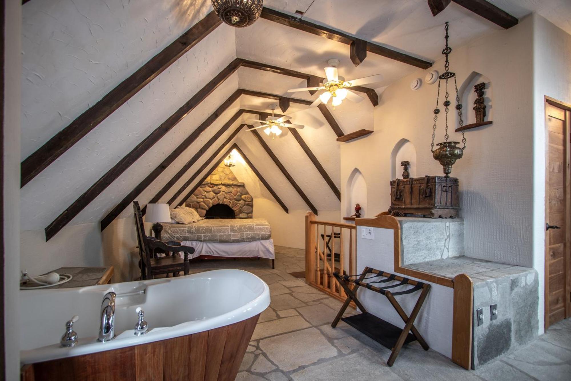 Schweitzer Castle Villa Sandpoint Bagian luar foto