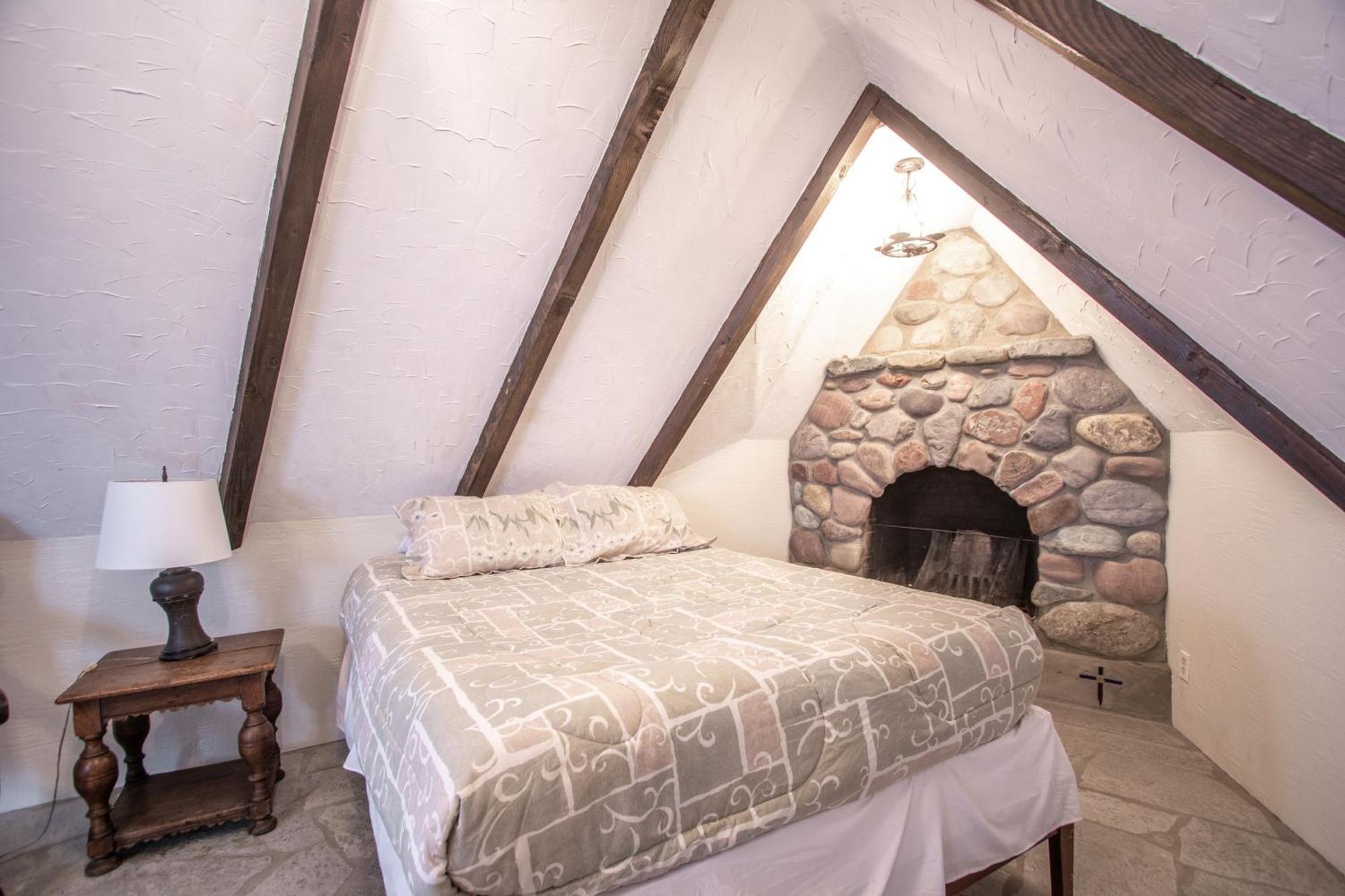 Schweitzer Castle Villa Sandpoint Bagian luar foto