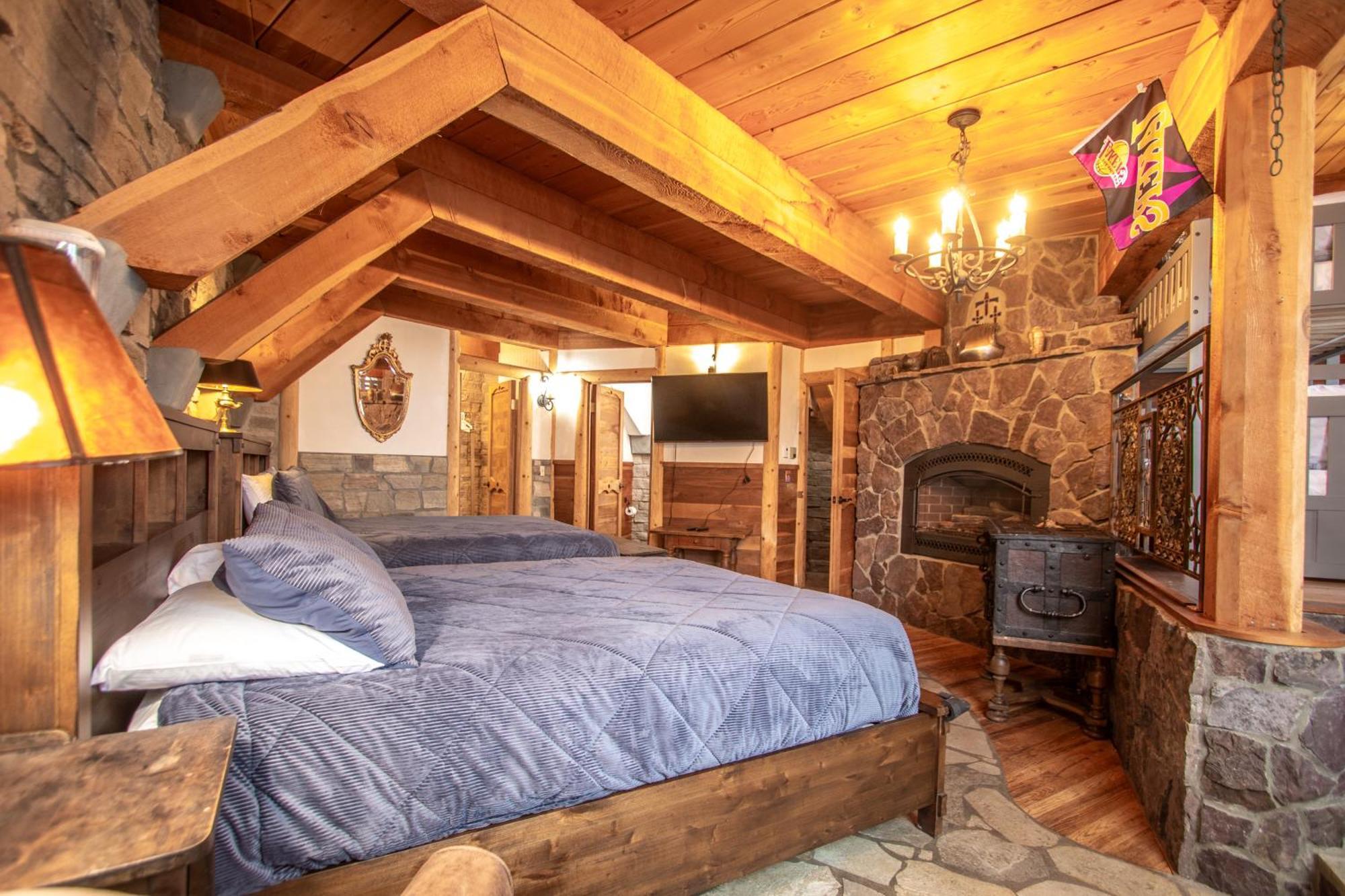 Schweitzer Castle Villa Sandpoint Bagian luar foto
