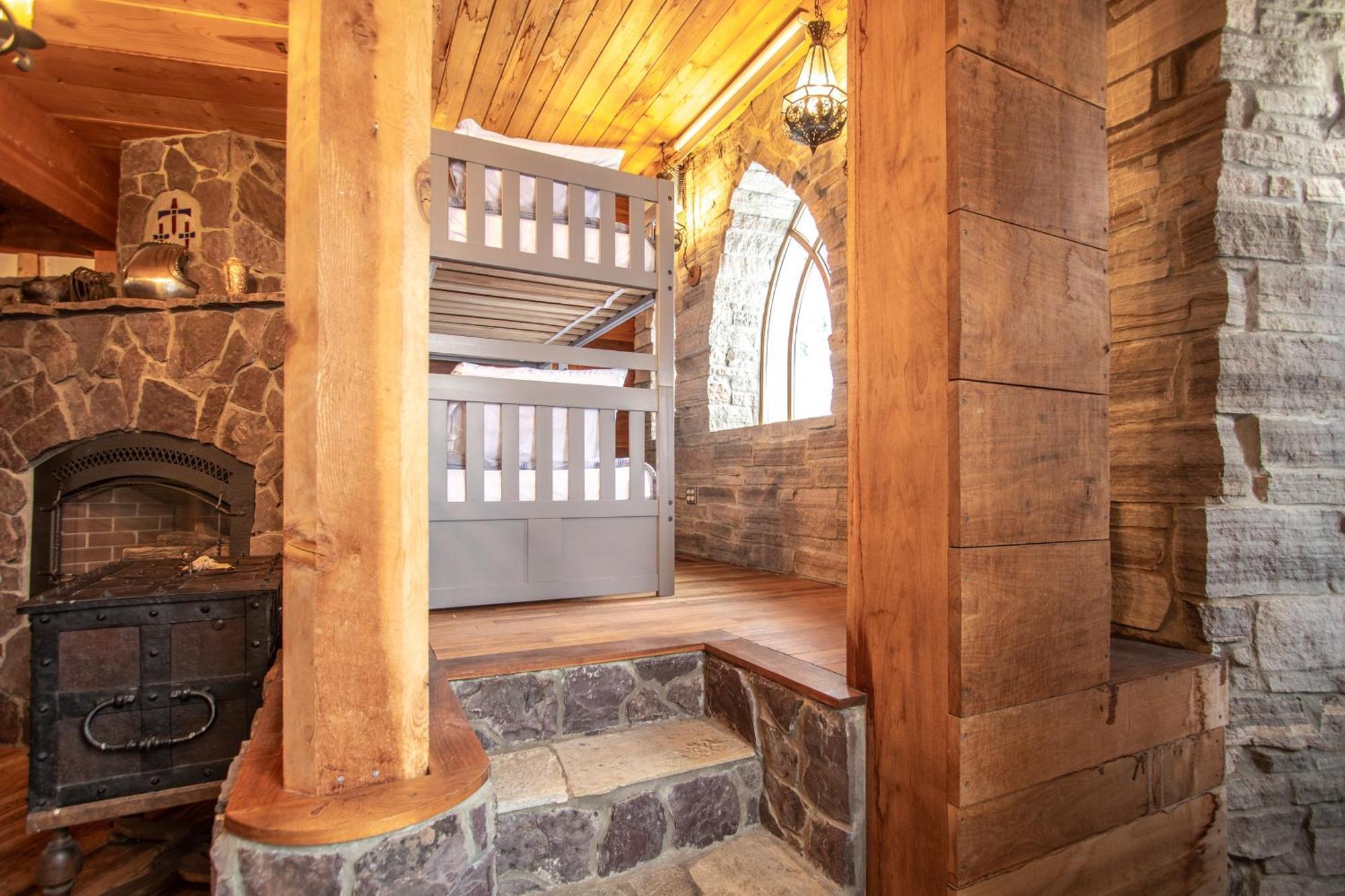Schweitzer Castle Villa Sandpoint Bagian luar foto