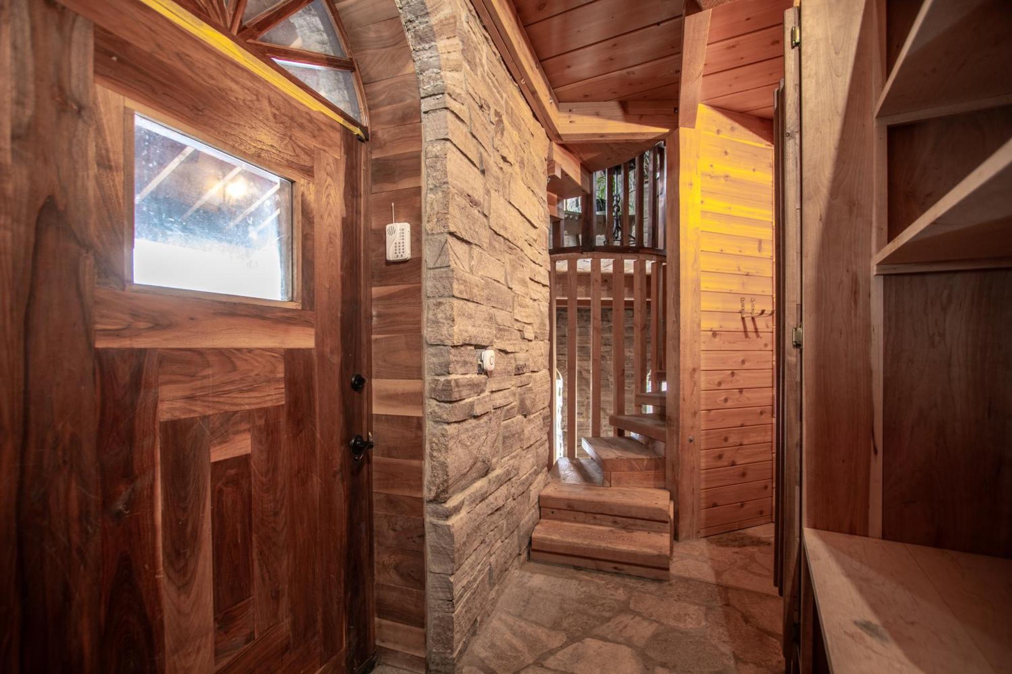 Schweitzer Castle Villa Sandpoint Bagian luar foto