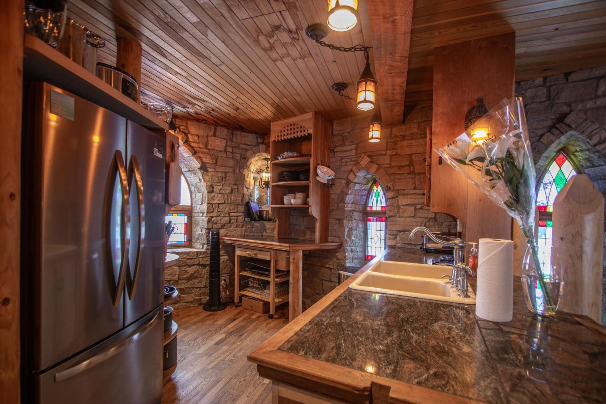Schweitzer Castle Villa Sandpoint Bagian luar foto