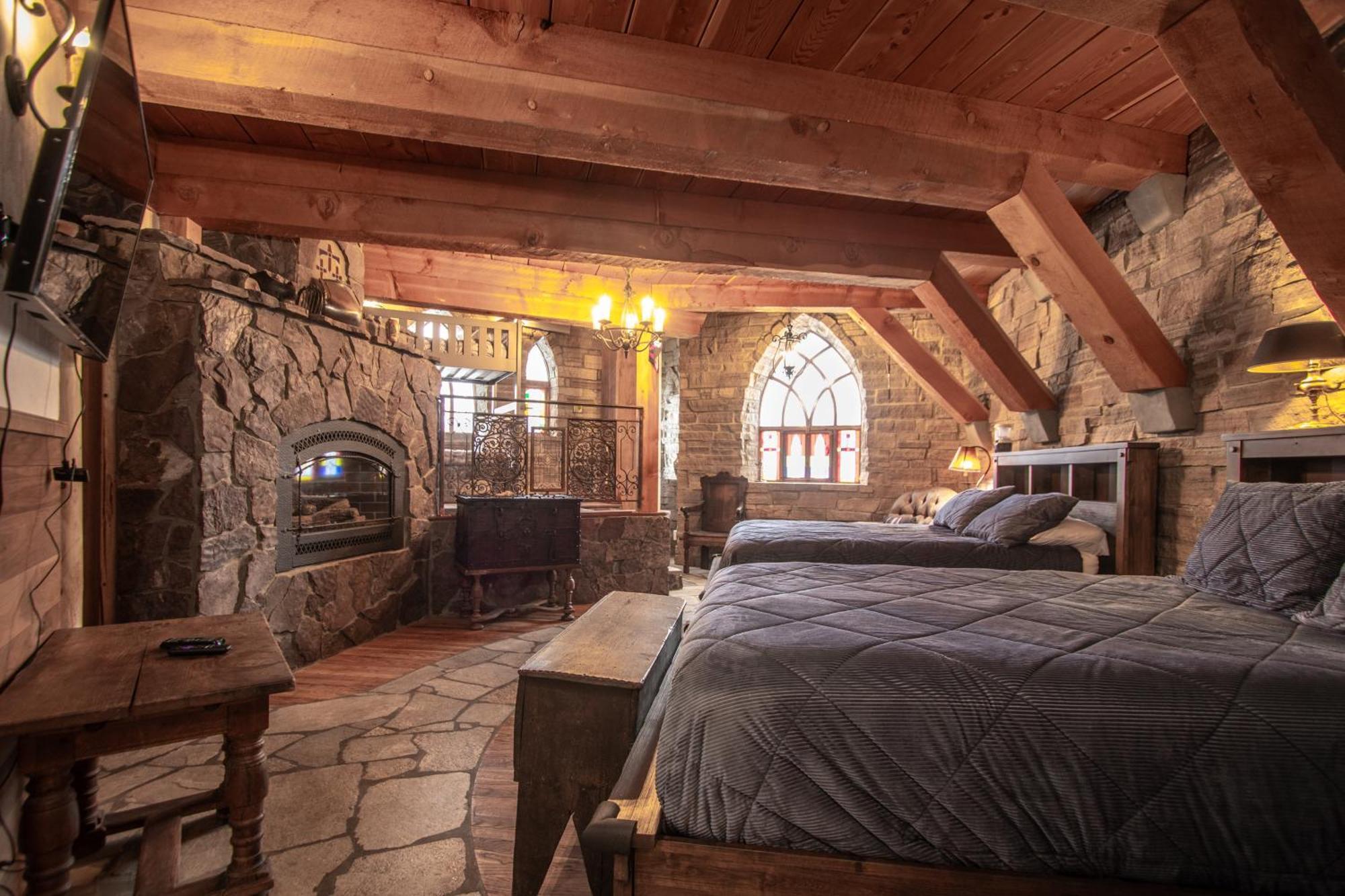 Schweitzer Castle Villa Sandpoint Bagian luar foto